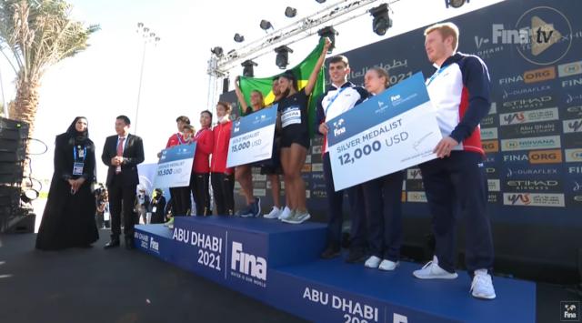 开云体育APP下载-泳联跳水表演赛中国第三 全红婵再现“水花消失术”