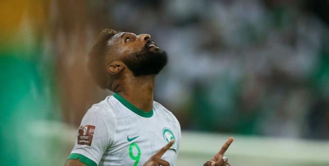 国足战沙特攻略：最怕中路反击 定位球需重点防范