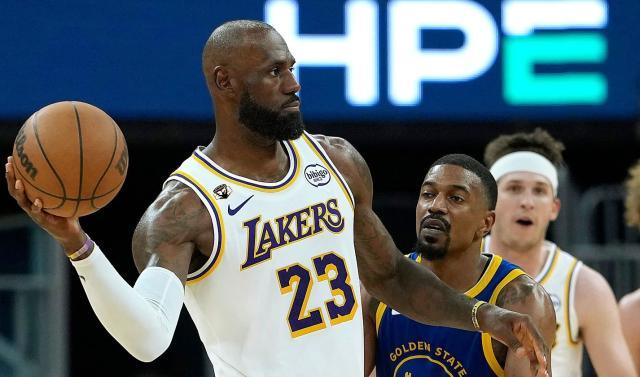 41岁61天詹姆斯再添新纪录：为东契奇献生日赢球礼