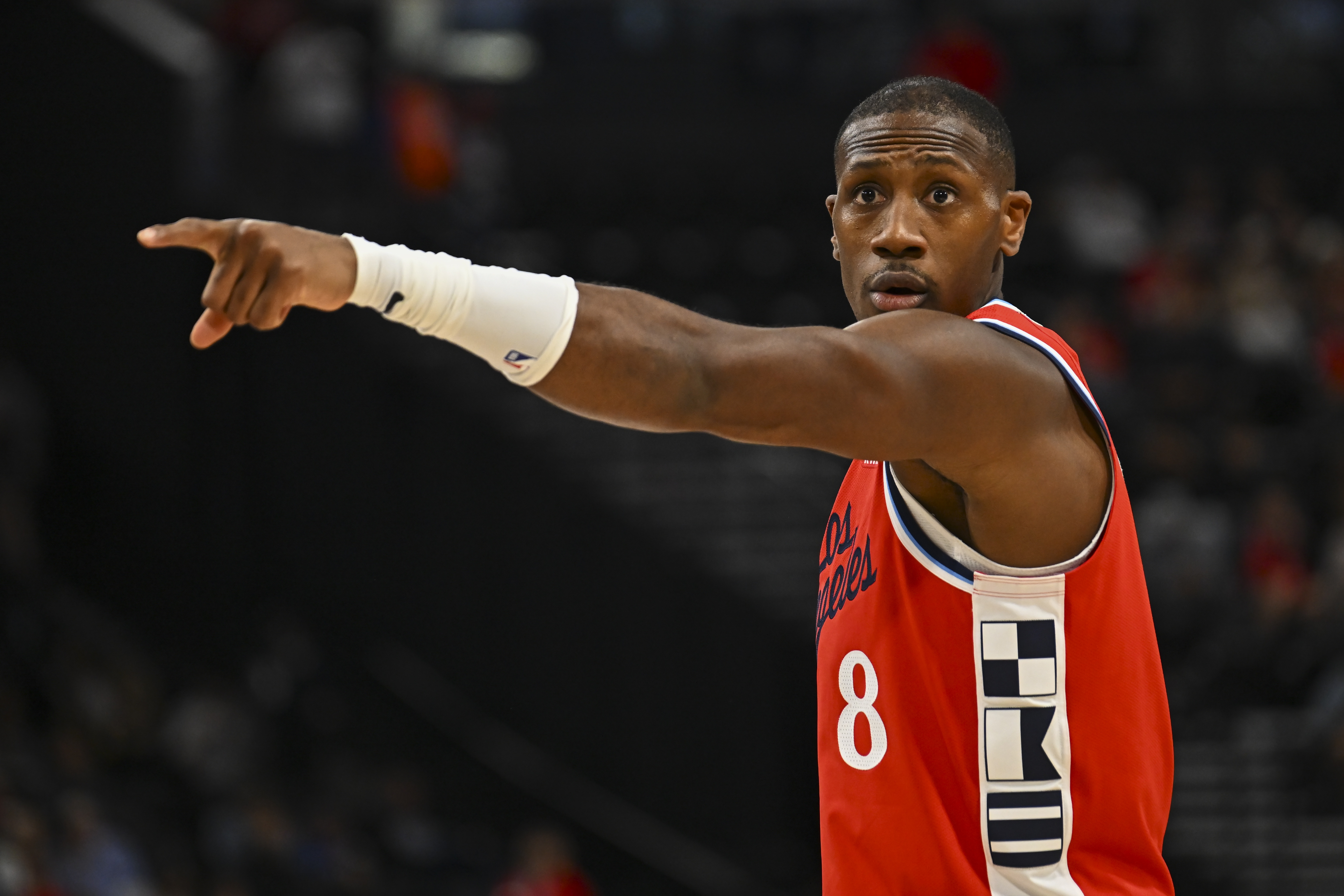 铁人！克里斯·邓恩本赛季保持全勤 快船自19年SGA&amp;哈雷尔后首人